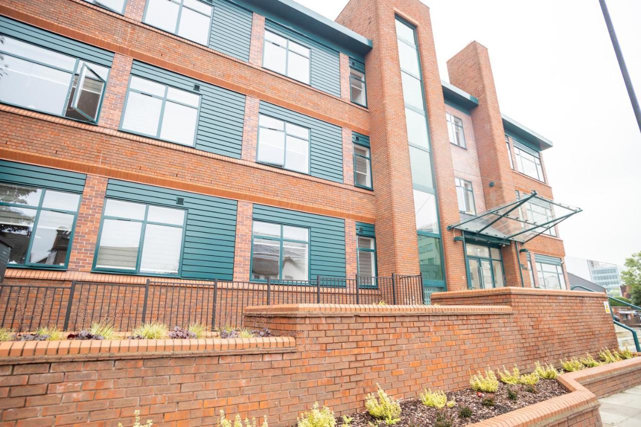 Deluxe Chic 1 2 Bed Apts Near Heathrow Legoland Windsor Sloughヴィラ エクステリア 写真