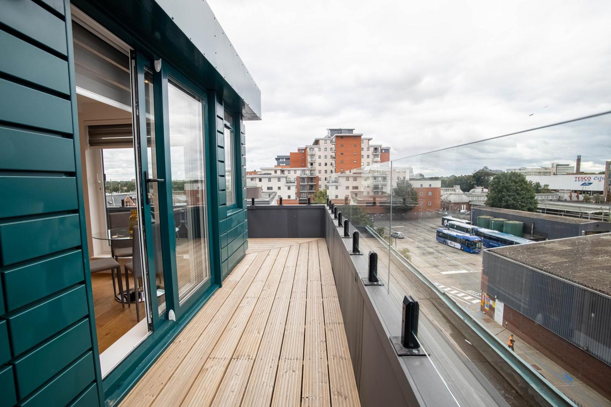 Deluxe Chic 1 2 Bed Apts Near Heathrow Legoland Windsor Sloughヴィラ エクステリア 写真
